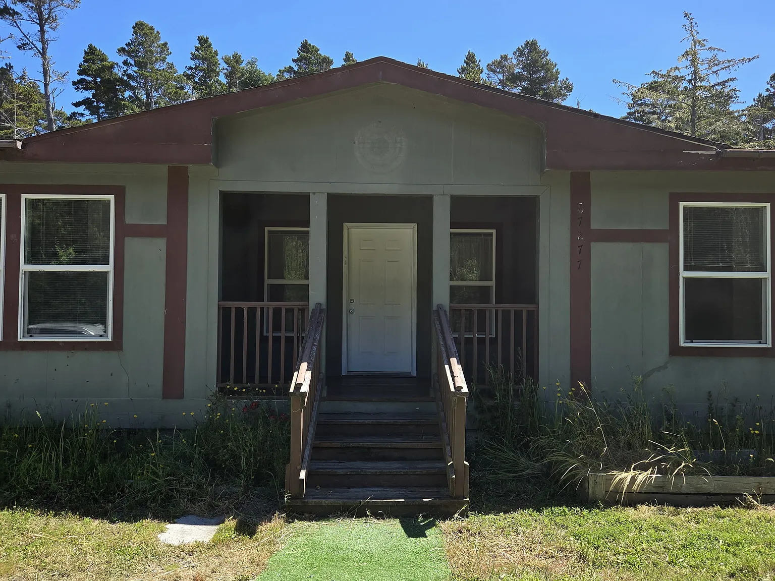 4 bed, 2400 sqft, $2,595 — Photo 2