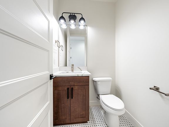 5th image of 1624 W Ledges Pkwy #119