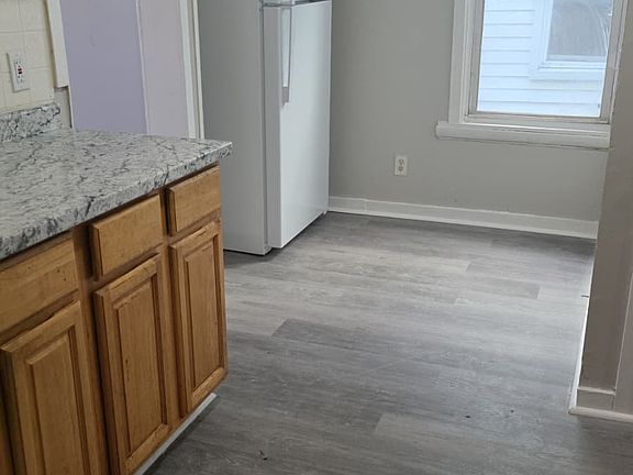 4th image of 135 County Street 1
