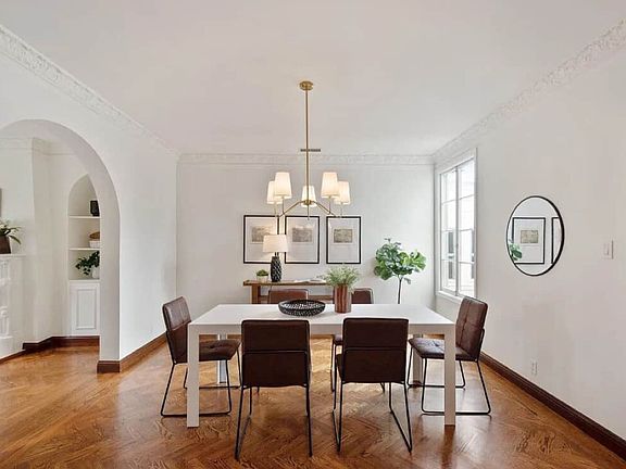 4th image of 3030 Baker St