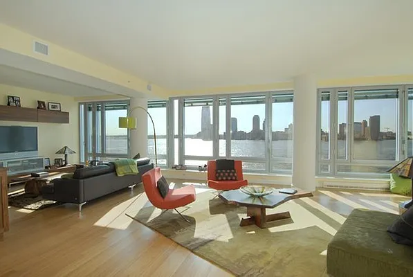 Sold by Cathy O'Regan Real Estate | media 25