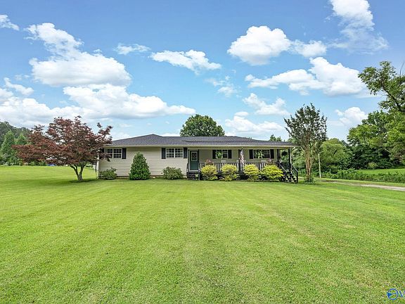 3rd image of 565 Buchanan Rd