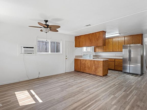 4th image of 122 & 126 Bundren St