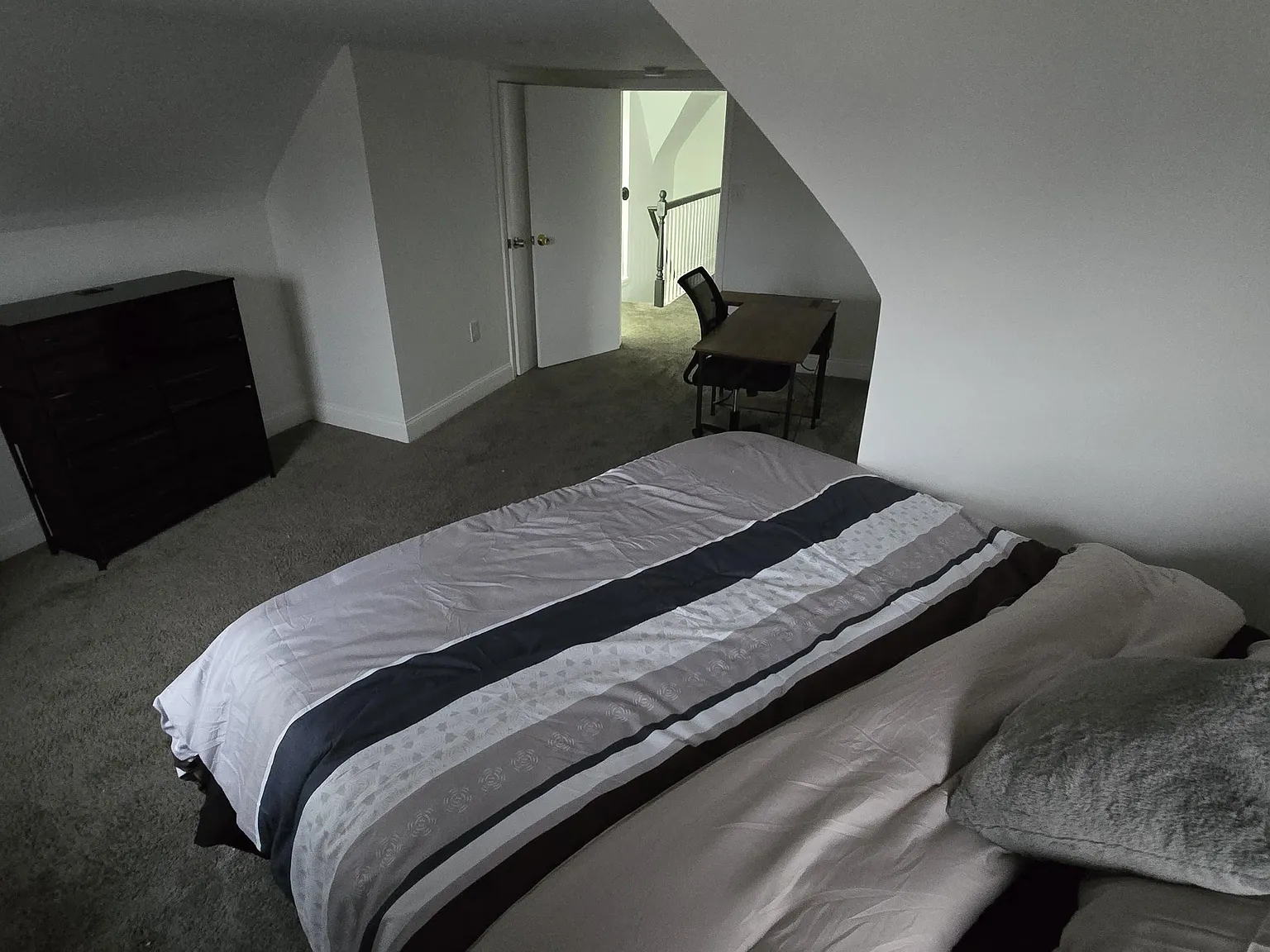 4 bed, 4.0 bath, 2368 sqft, $1,364 — Photo 1