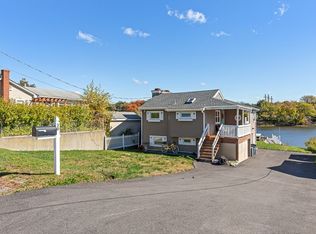 30 Front St, Swansea, MA 02777