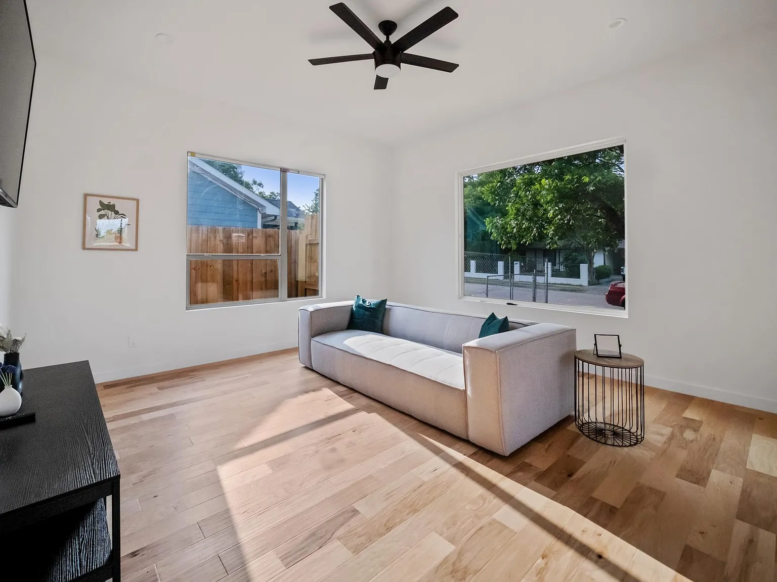 1350 Strickland St — Photo 4