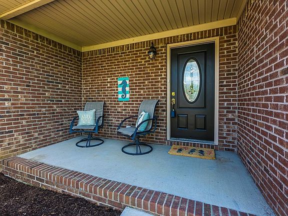 3rd image of 805 Corbitt Dr