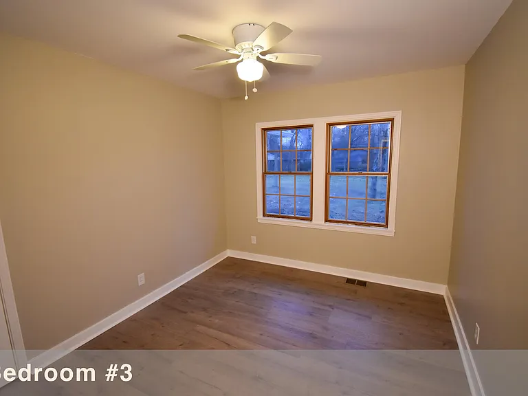 4823 Glenmina Dr — Photo 11