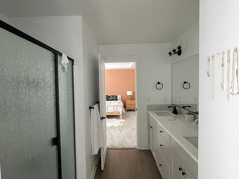 2369 NE Victor Pl — Photo 9