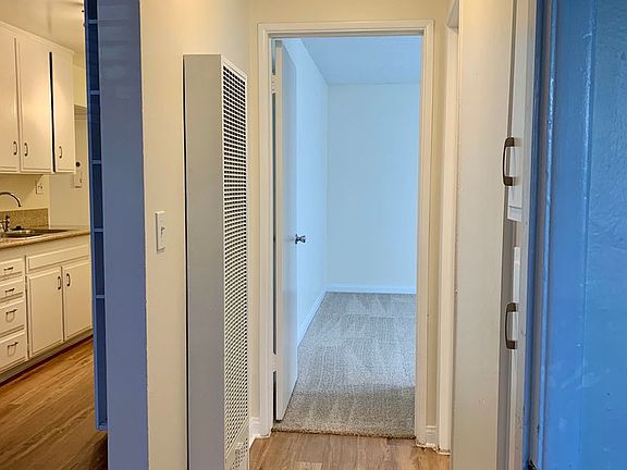 5th image of 4728 Lamont St #6