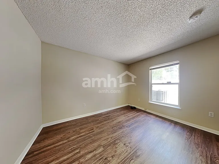 7405 Prosperity Park Rd N — Photo 12