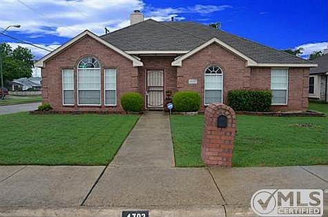 1st image of 4703 Hollow Bend Ln