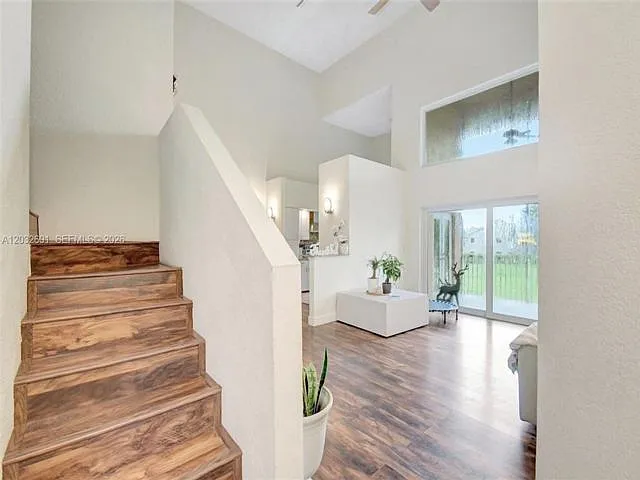 16339 Malibu Dr — Photo 6