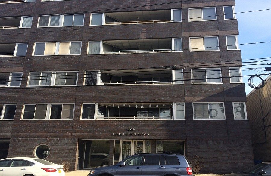 1st image of 364 Palisade Ave APT 1B