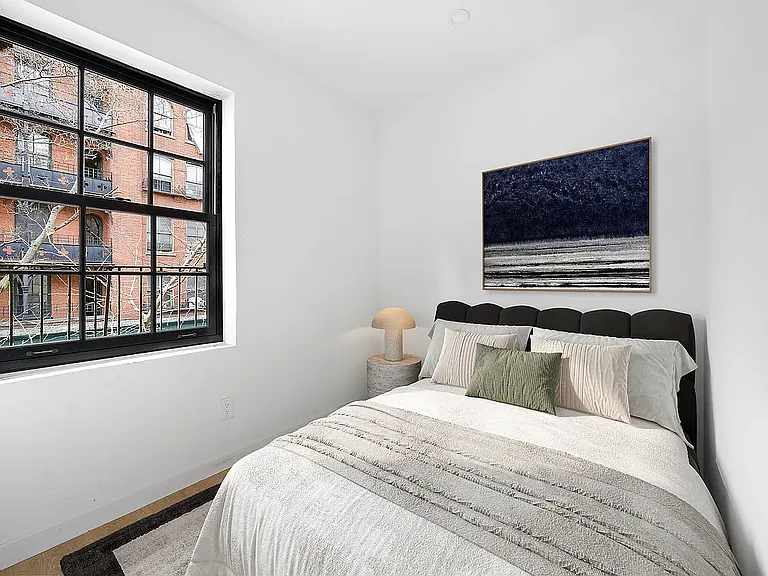 21 Columbia Pl #3B — Photo 4
