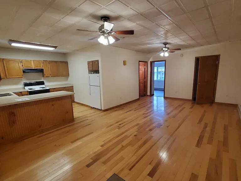215 Desmond St #B — Photo 3