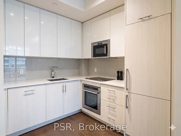 330 Richmond St W #820 — Photo 5