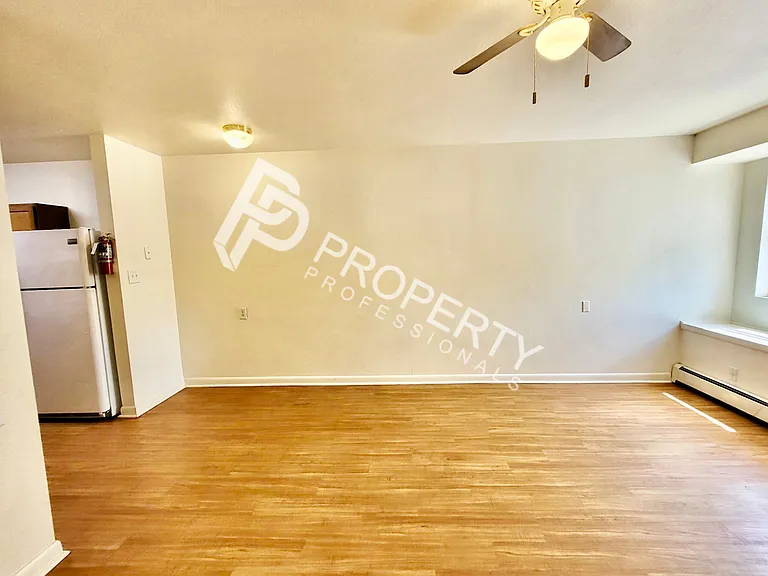 500 N Parachute Ave — Photo 3