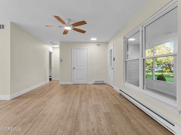 3rd image of 943 B Liverpool Circle