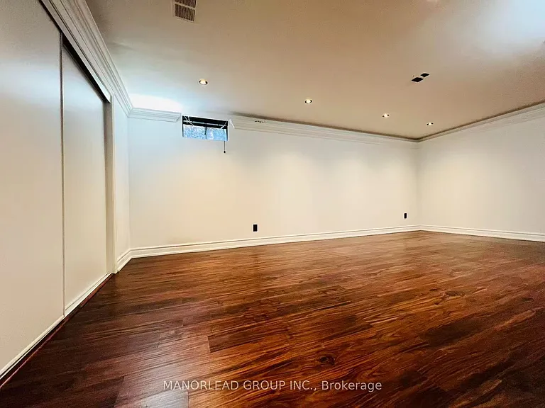 42 Metropolitan Cres — Photo 19