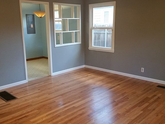 2nd image of 2411 W 6th Ave