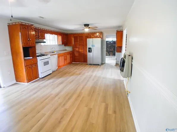 414 Buckhorn Trl, Hamilton, AL 35570