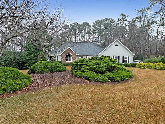 2nd image of 215 Drumcliff Ct