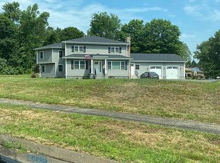 5 Hamilton Ct, North Haven, CT 06473