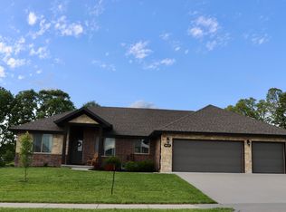 4427 W Cloverleaf Ter, Battlefield, MO 65619