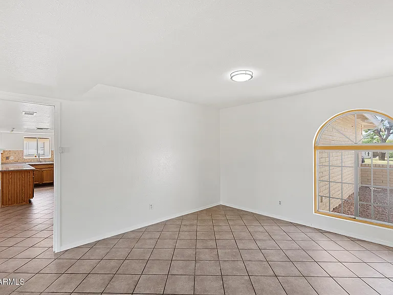 4503 W Bryce Ln — Photo 10