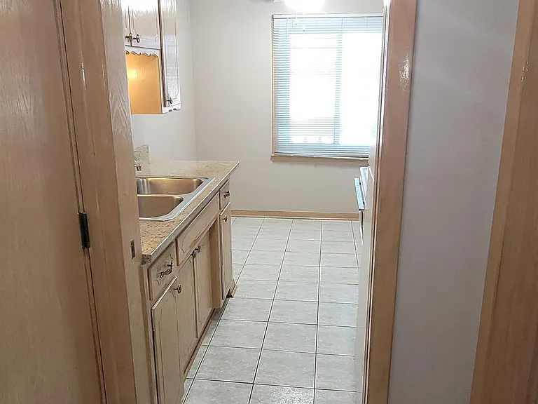 9600 S Komensky Ave — Photo 4