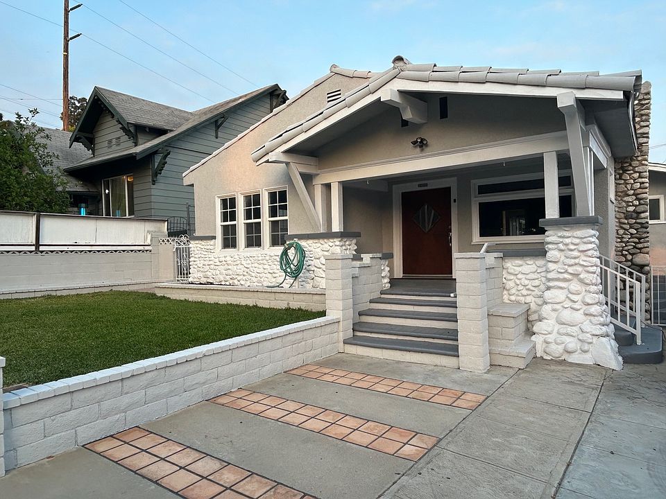 1st image of 2926 Jeffries Ave