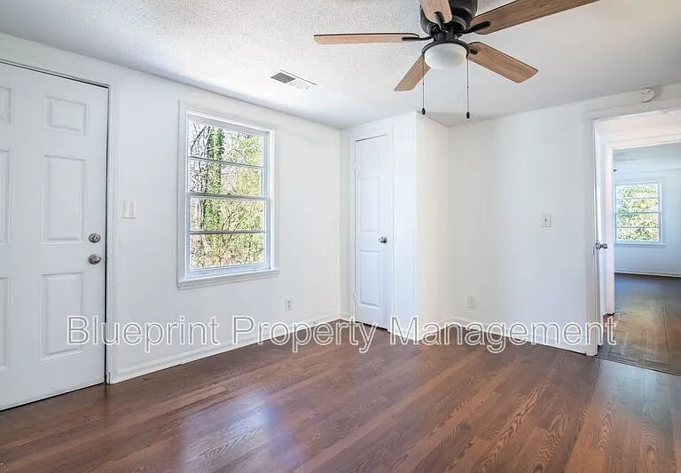 119 Wheeler Dr — Photo 3