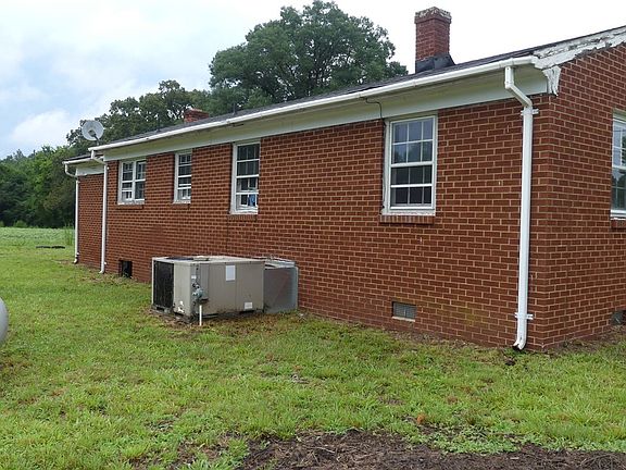 4th image of 621 Atherton St