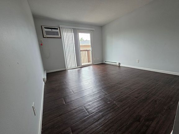2nd image of 330 29th Street Dr SE APT 20