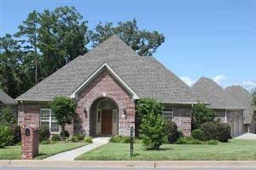 1st image of 2900 Woodsgate Dr