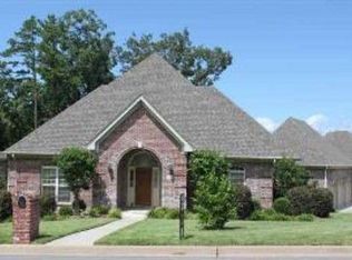 2900 Woodsgate Dr, Little Rock, AR 72211