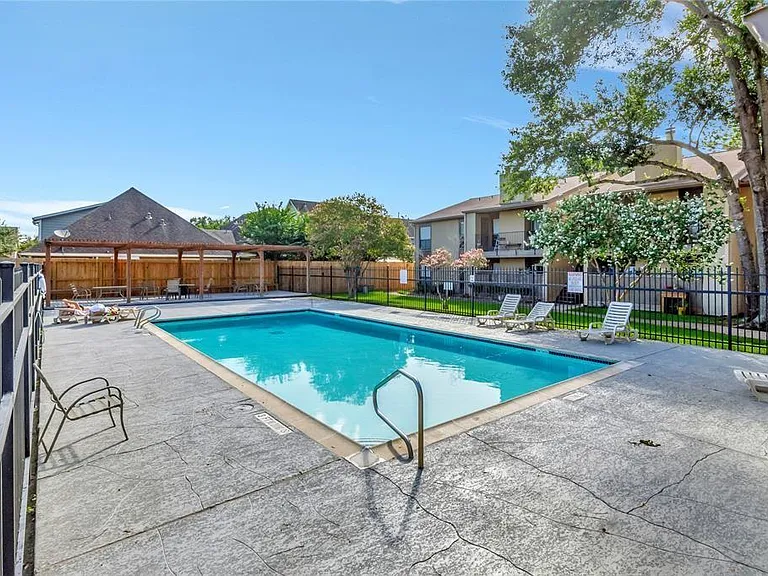 3300 Pebblebrook Dr #108 — Photo 27