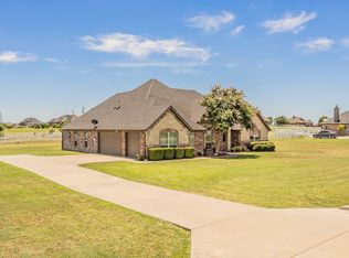 113 Saharra Slew Ct, Fort Worth, TX 76126