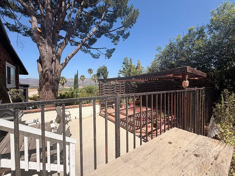 8625 Delmonico Ave — Photo 30