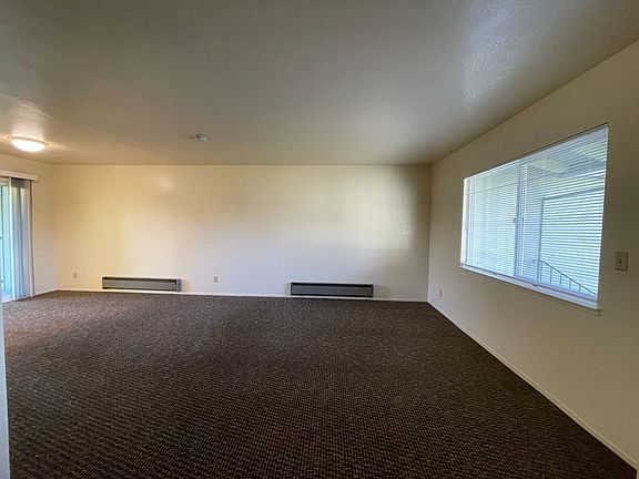4th image of 855-865 Monterey Ave #B