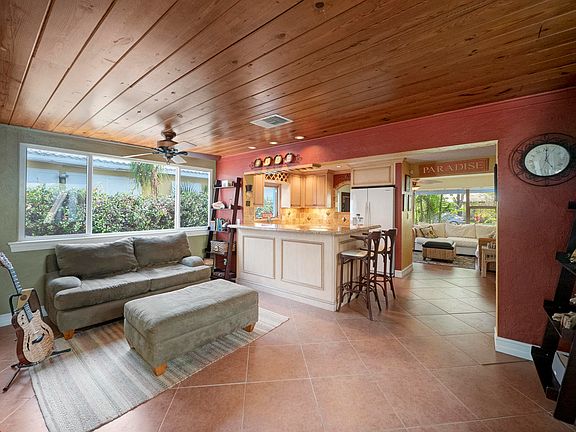 5th image of 1425 N Ocean Breeze