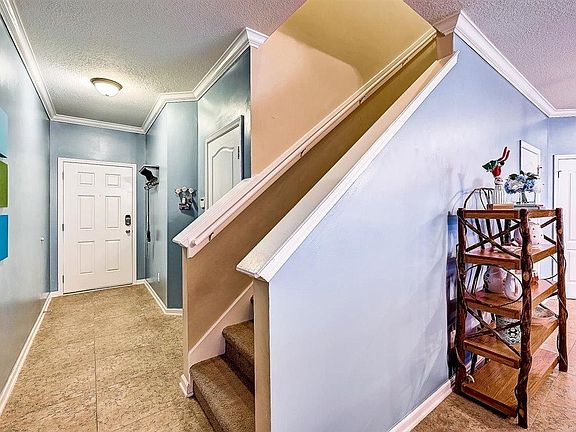 5th image of 402 Walnut Dr