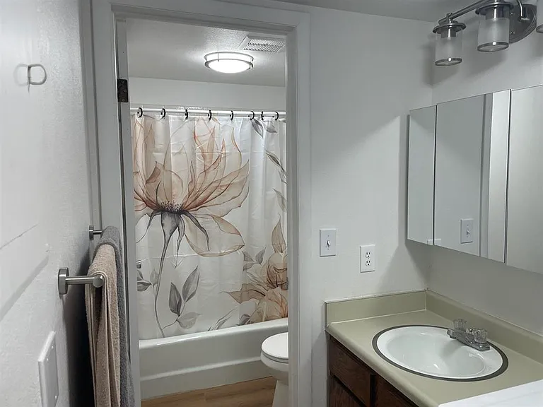 961 Lakeside Dr #111 — Photo 8