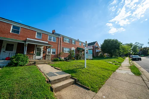 705 Eastshire Dr Photo 1