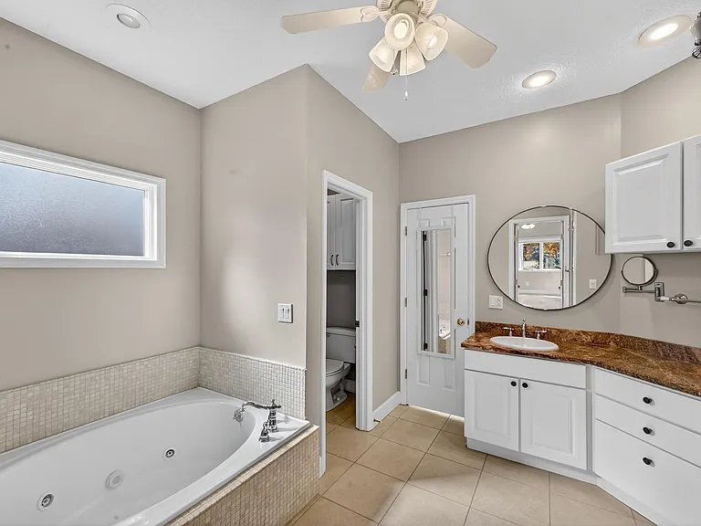 205 Club Villa Dr W — Photo 37