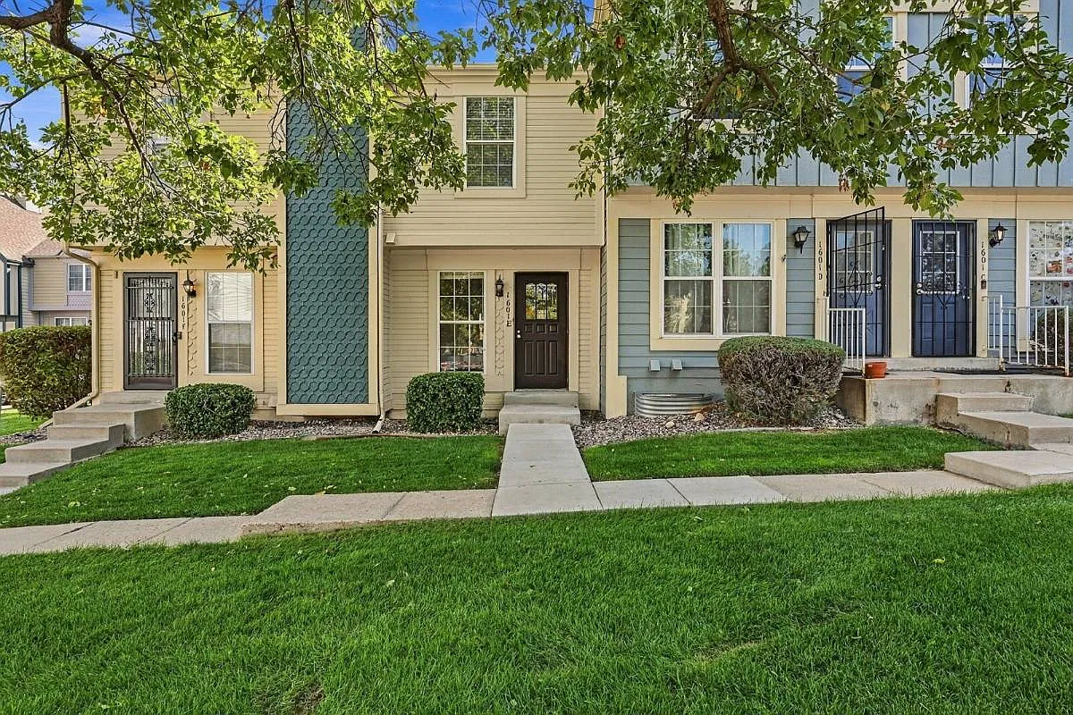 1601 S Idalia Circle E in Aurora, CO 80017 — Photo 1