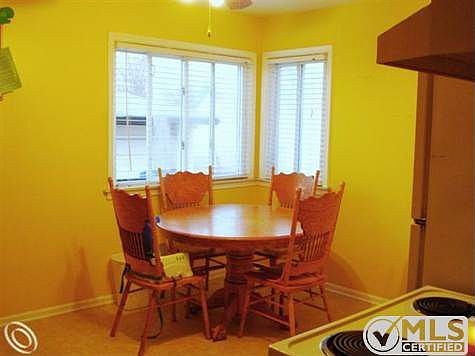 Eat-in Kitchen
