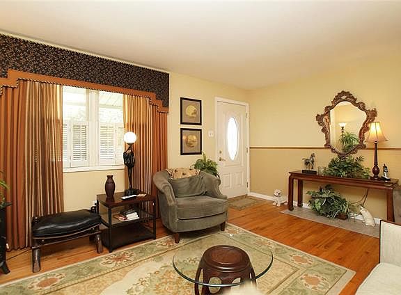 4th image of 1308 Glenrock Dr