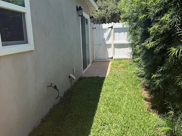2242 N Fairview St #102 — Photo 14